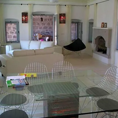 Sleeps 6 Pool Wifi